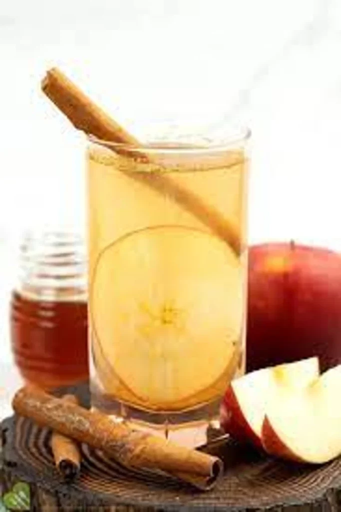 Brazilian Mounjaro weight loss drink with apple cider vinegar served in a glass with fresh ingredients